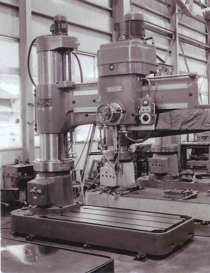 Radial drilling machine